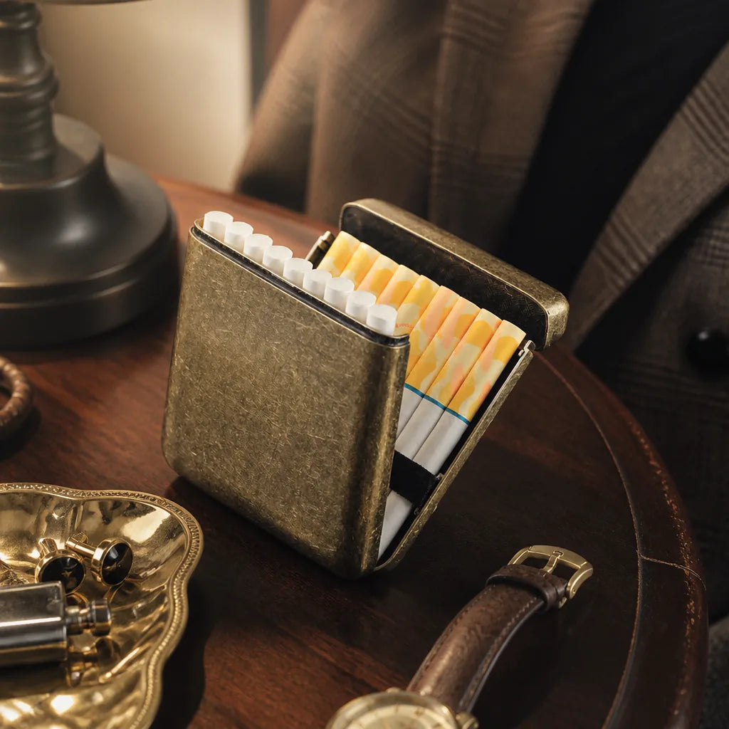 etui-a-cigarette-metal-ancien